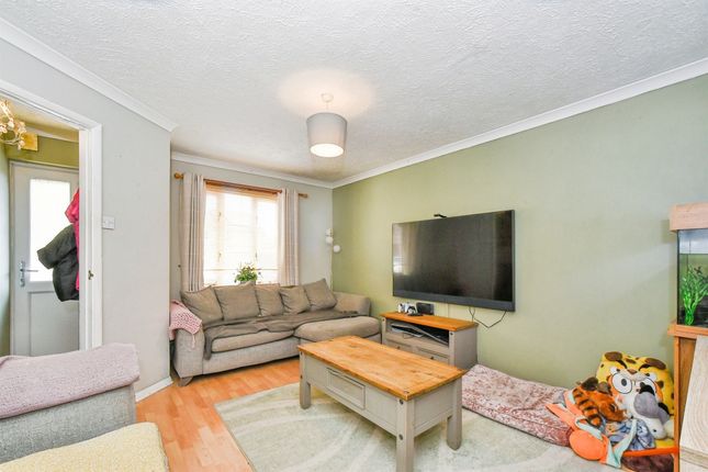 19, Water Mint Way, Calne photo 2