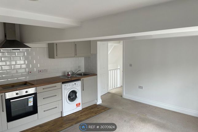 Flat, Chaucer House Preston Street, Faversham photo 4