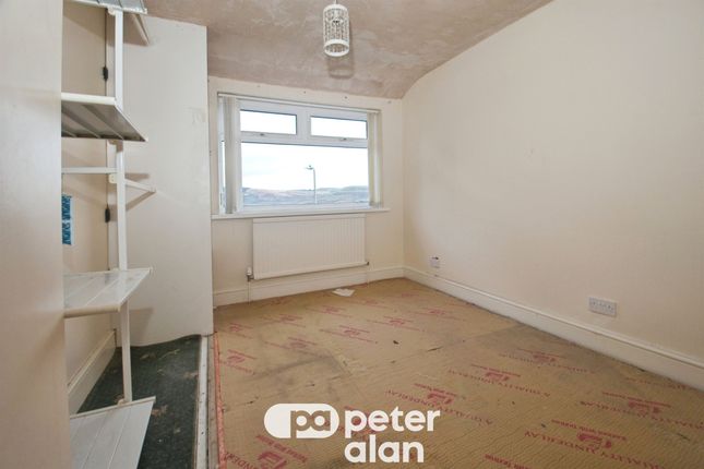 29, Greenways, Maesteg photo 2