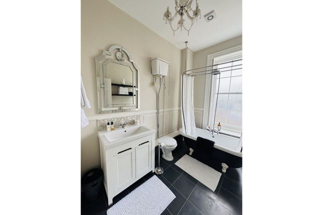 Flat 4/Stokecliff House, 114 Park Road, Bristol photo 4