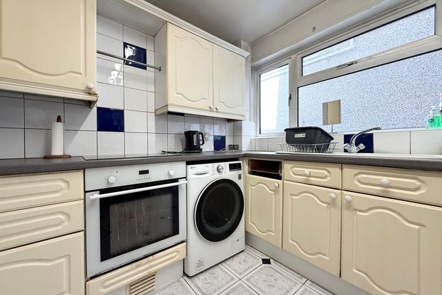 8 Cefndon Terrace, Aberdare photo 5