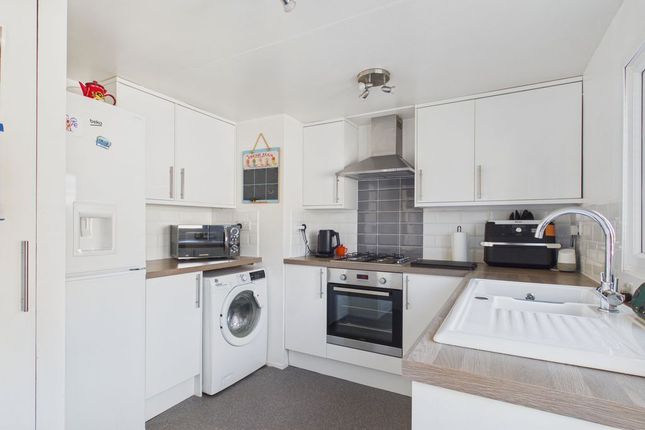 18 Cudworth Park, Burnt Oak Lane, Dorking photo 4