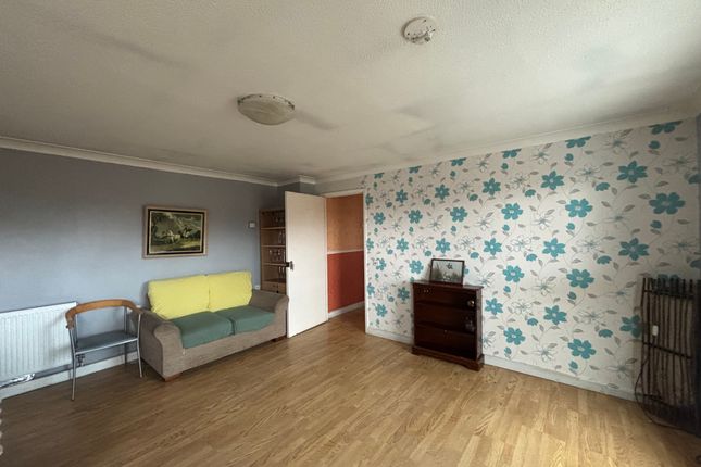 1, MILTON KEYNES photo 4