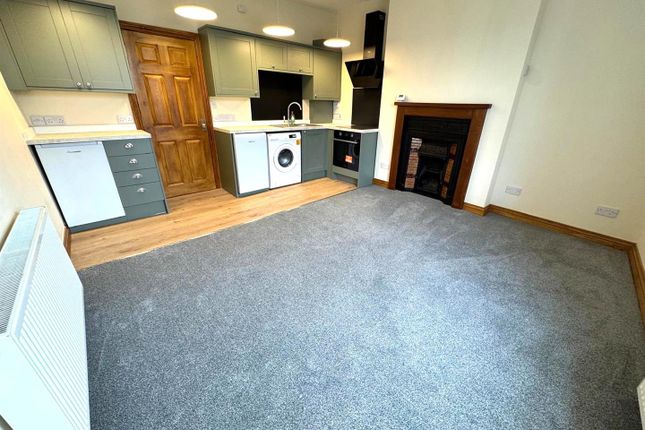 Open Plan Sitting Room/ Kitchen Pic 1