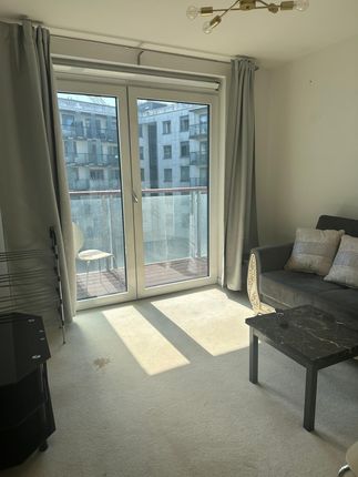102, Empire Way, Wembley photo 5