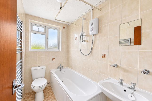 57 Christchurch Park, South Sutton photo 3