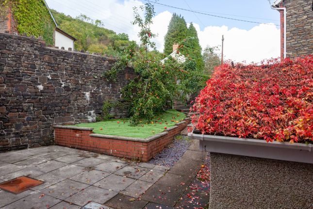 Detached house to rent in Birchfield Road, Pontardawe, Swansea, West Glamorgan