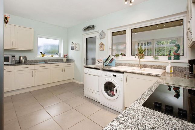 25 Coryton Close, Dawlish photo 2