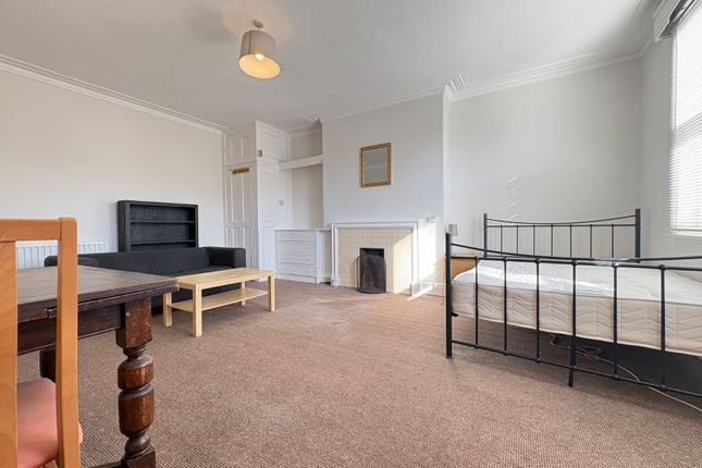 Flat 5, 25, Claremont Drive, Leeds photo 3