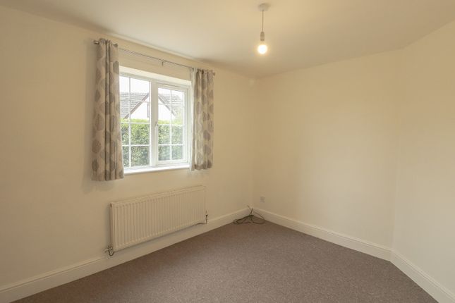 Terraced house to rent in Hartford Road, Huntingdon