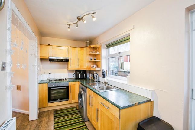 24, Grove Crescent, Halifax photo 4