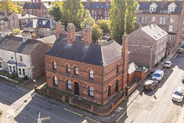 Alma House, 15, Alma Terrace, York photo 2