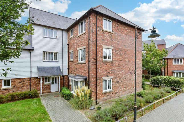 1-bed flat on Contessa Close, Kings Hill, West Malling, £102,500