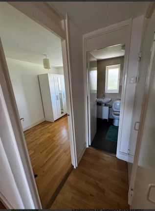 18 Preston Court, Lansdown Close, Walton-On-Thames photo 5
