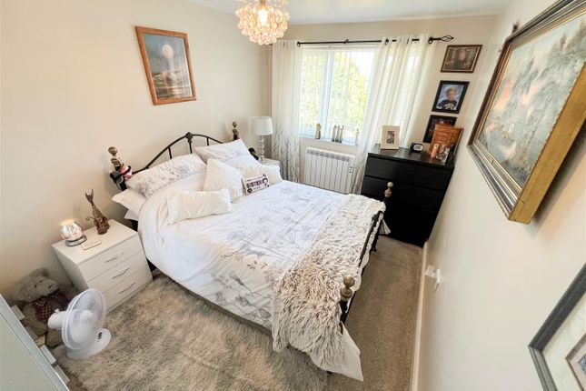 Flat for sale in Bawtry Road, Bessacarr, Doncaster