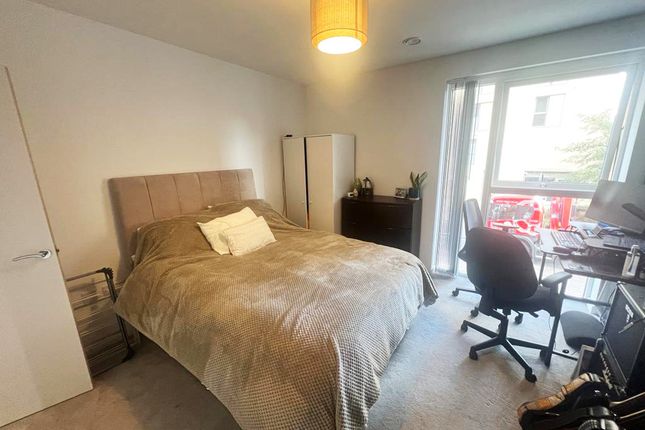 Flat for sale in Perryfield Way, London