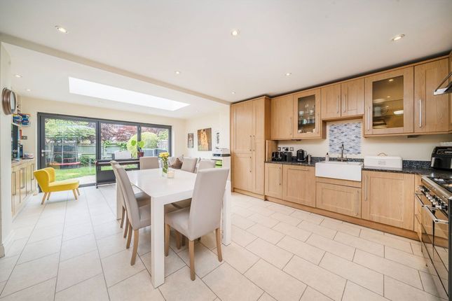 19, Northweald Lane, Kingston Upon Thames photo 3
