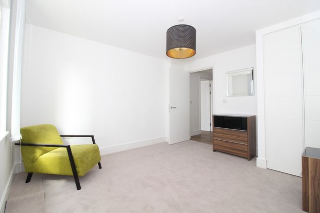 Flat to rent in Tilston Bright Square, London