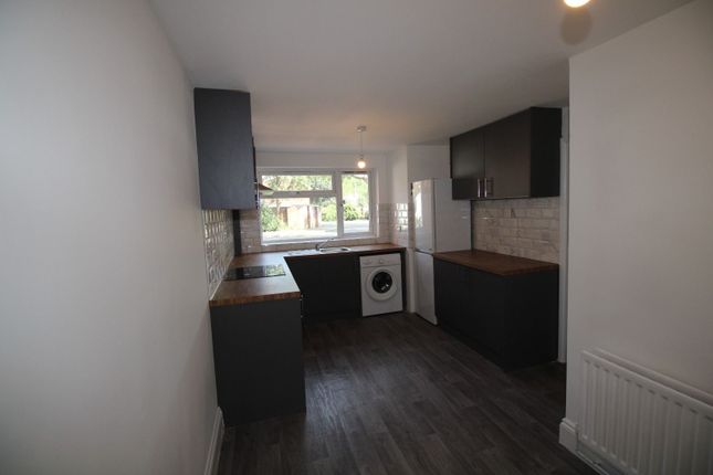 32 Ealing Close, Chatham photo 5