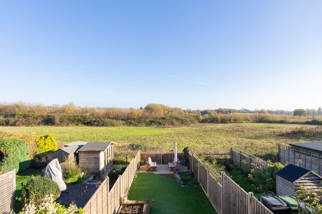 9, Barleymow Court, Betchworth photo 3