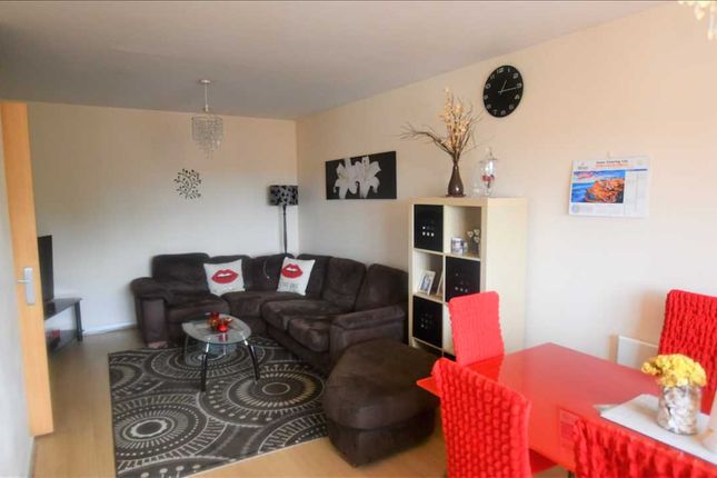 52, Cornell Court, Middlesex photo 2