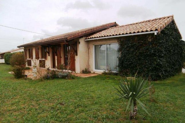 Thumbnail Detached house for sale in Sablons, Aquitaine, 33910, France