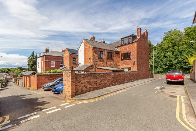 Thumbnail Town house for sale in London Road, Worcester