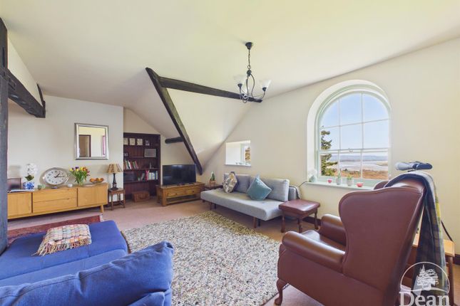 Flat, 8, The Haie, Newnham photo 3