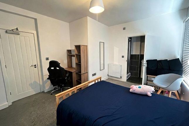 Room 3, 6, Garton End Road, Peterborough photo 2