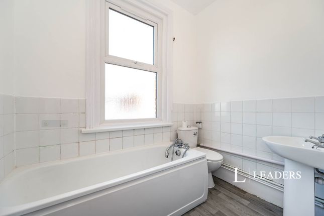 Flat 4, 24a, Elm Grove, Southsea photo 3