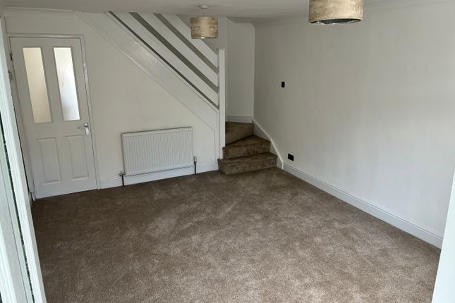 33, Nottingham photo 3