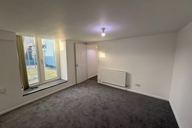 34A, Newport photo 4