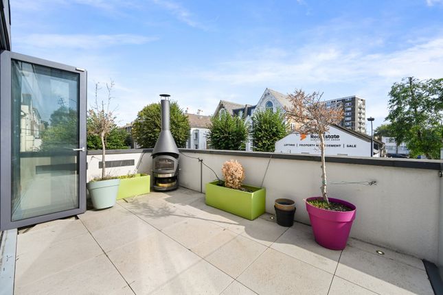 4a, St. Stephen's Avenue, London photo 3