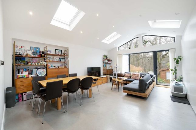 Thumbnail Property for sale in Barrenger Road, London