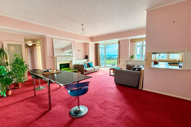 Kingsway Court, Queens Gardens, Hove photo 3