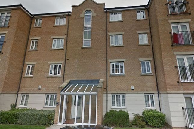 Flat for sale in Sandhill Close, Bradford