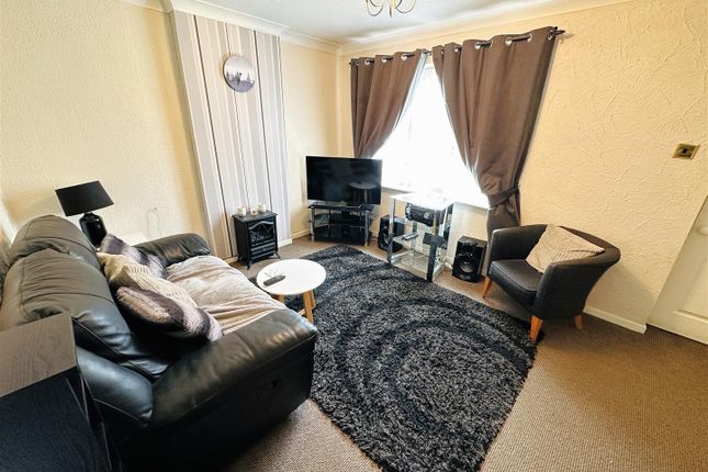 3, Bassett Close, Selby photo 2