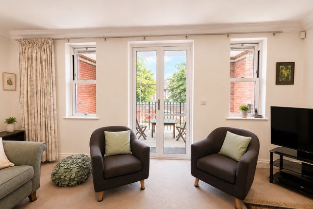 6 Cedar Court,, Humphris Place, Gloucestershire photo 3