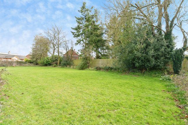 Carefree, Providence Place, MELTON CONSTABLE photo 3