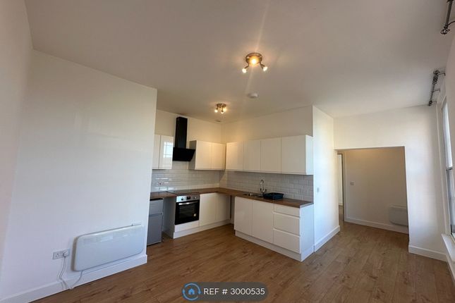 Flat, High Street Victoria Apartments, Herne Bay photo 4