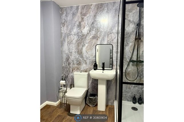 Flat, St Pauls Street North, Cheltenham photo 5