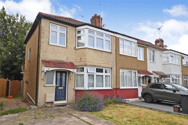 End terrace house for sale in Connaught Avenue, Enfield