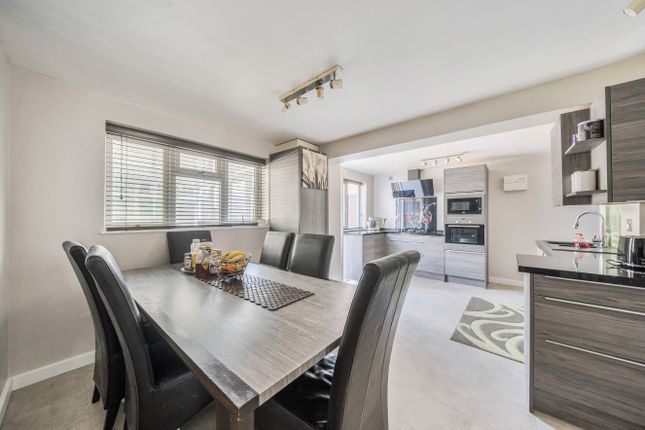 2, Arkwright Drive, Bracknell photo 3