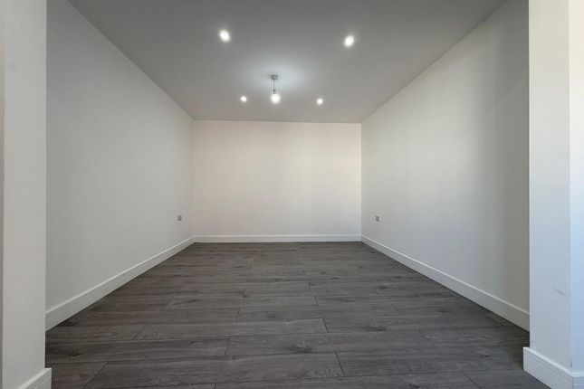 ., Hampshire Avenue, Slough photo 4