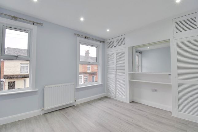 203, Sandringham Road, Hertfordshire photo 5