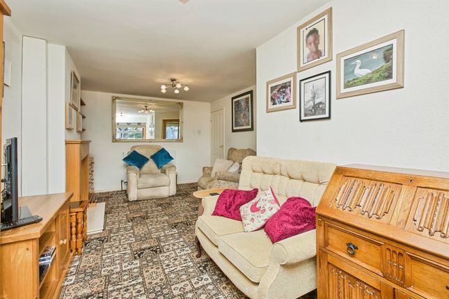 3, Clover Close, Derby photo 4