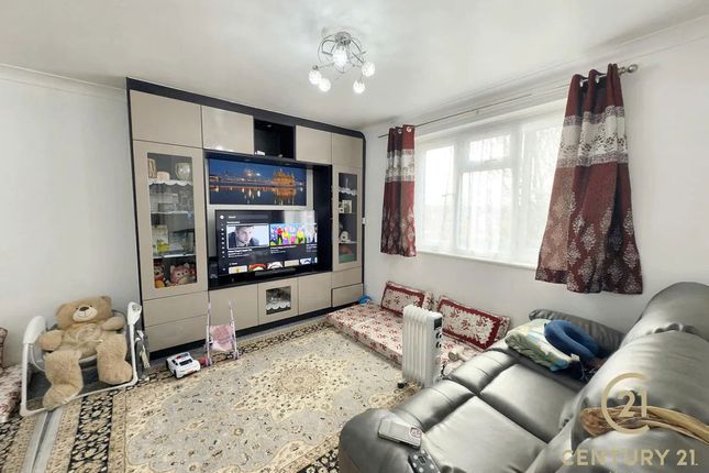 Flat 7 Holly Lodge, 150 Norwood Road, Southall photo 2