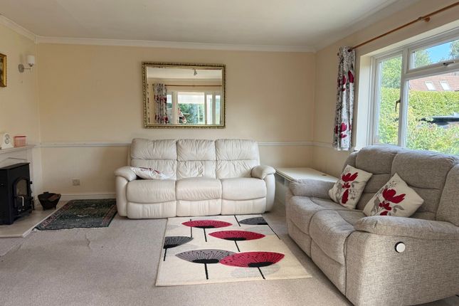 Broomfields, Courtlands Road, Uckfield photo 2