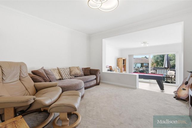 21, The Friars, Chigwell photo 2