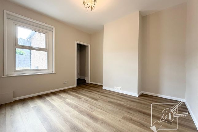 9, Oak Road, Greenhithe photo 5
